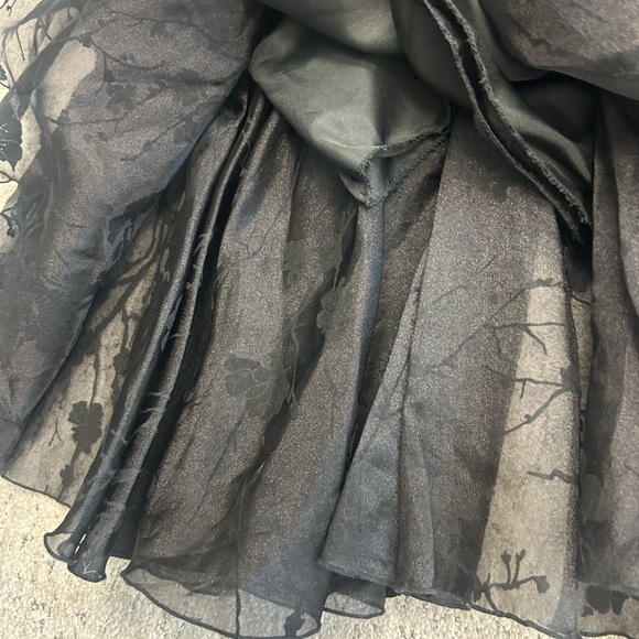 Vintage L ultra sheer/feather vintage dress in excellent vintage condition. - Picture 12 of 16